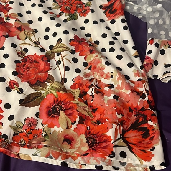 NWOT Cold Shoulder Sheer Sleeved Polka Dot Floral Top - Picture 7 of 11